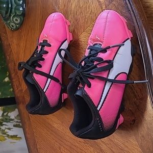 Puma Adreno Girls 13 bright hot pink black outdoor sports soccer athletic cleats